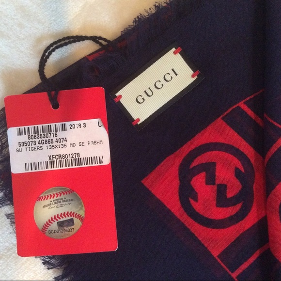 Gucci Detroit Tigers Limited Edition Navy Blue Scarf - Picture 2 of 10